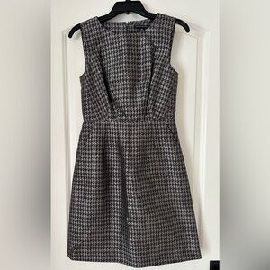 Banana Republic Womans
Dress Size 2 Silk Cotton
Houndstooth Silver Black…